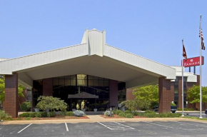 Отель Ramada by Wyndham Bettendorf  Беттендорф